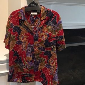 Colorful Short sleeve basic button up blouse.